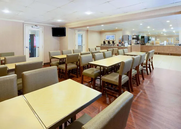La Quinta By Wyndham Minneapolis Airport Hotel