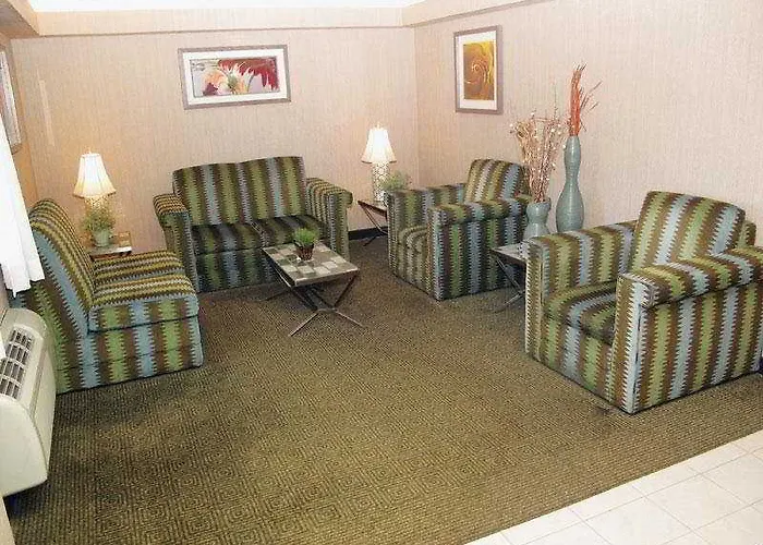La Quinta By Wyndham Minneapolis Airport Hotel